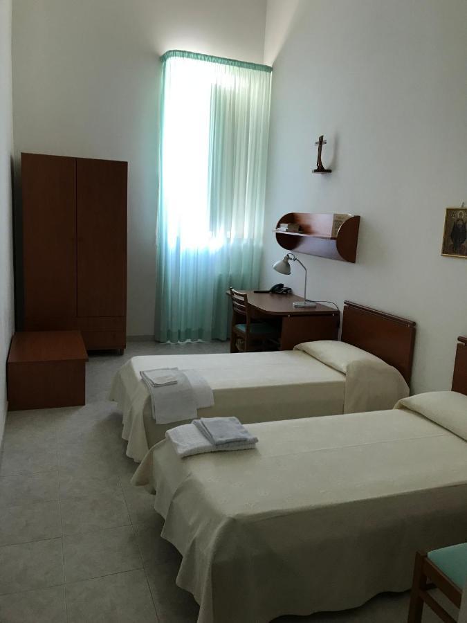 Twin Room Bathroom